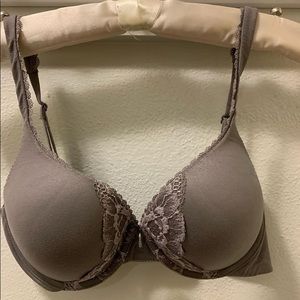 Victoria's Secret Body by Victoria bra